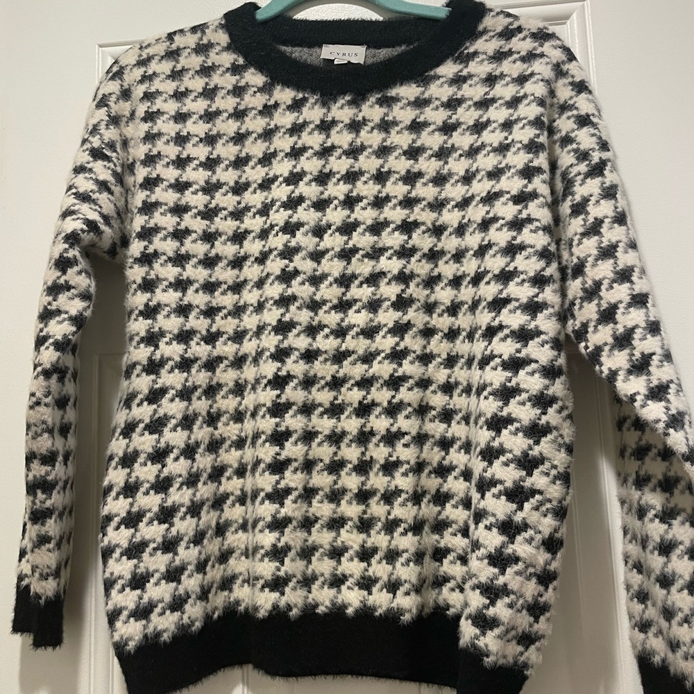 Black and White Houndstooth Sweater